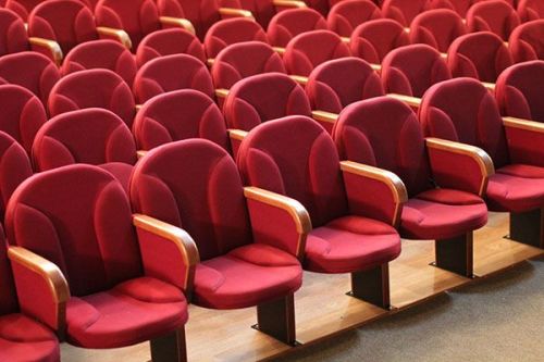 Как выбрать театральное кресло 